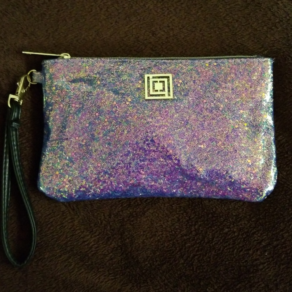 Liz Claiborne wristlet with phone charger